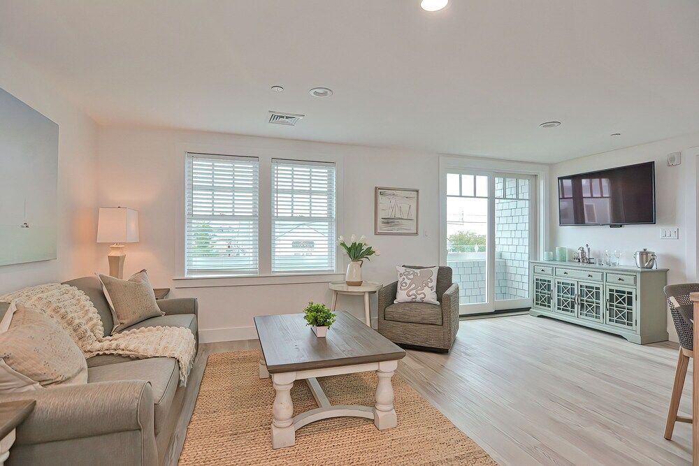 Premier Condo, 1 Bedroom, Balcony, Ocean View