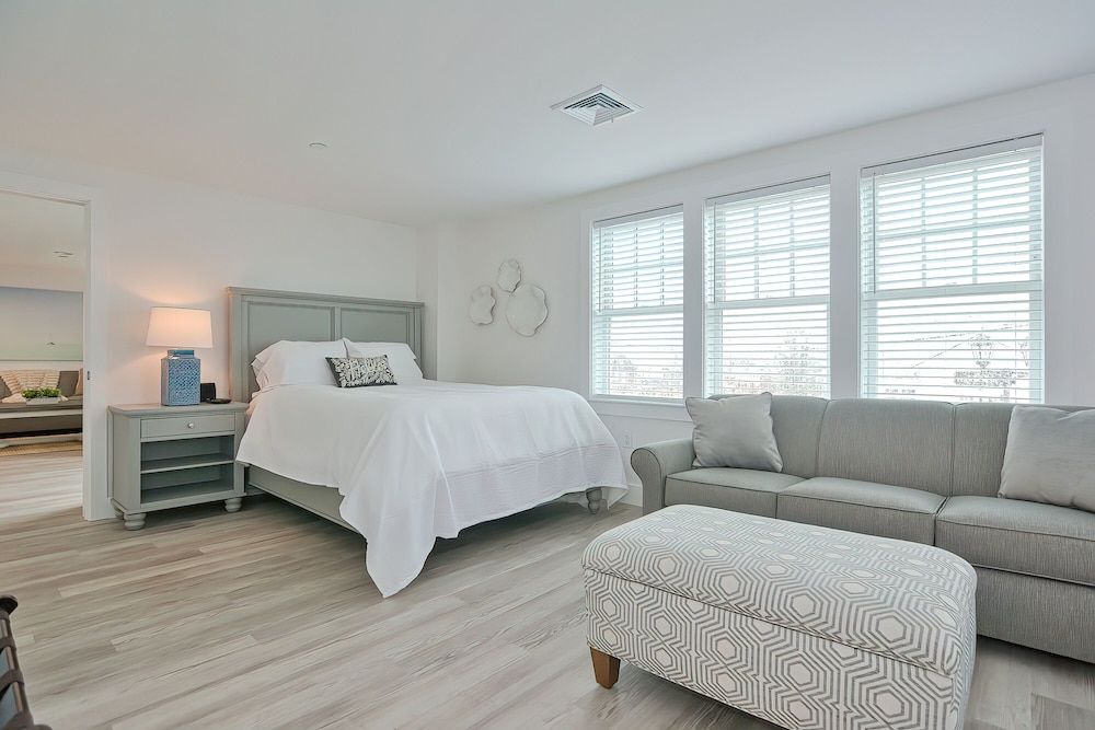 Premier Condo, 1 Bedroom, Balcony, Ocean View