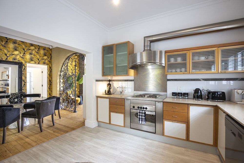 undefined Clifton YOLO Spaces – Clifton Boutique Apartments 9