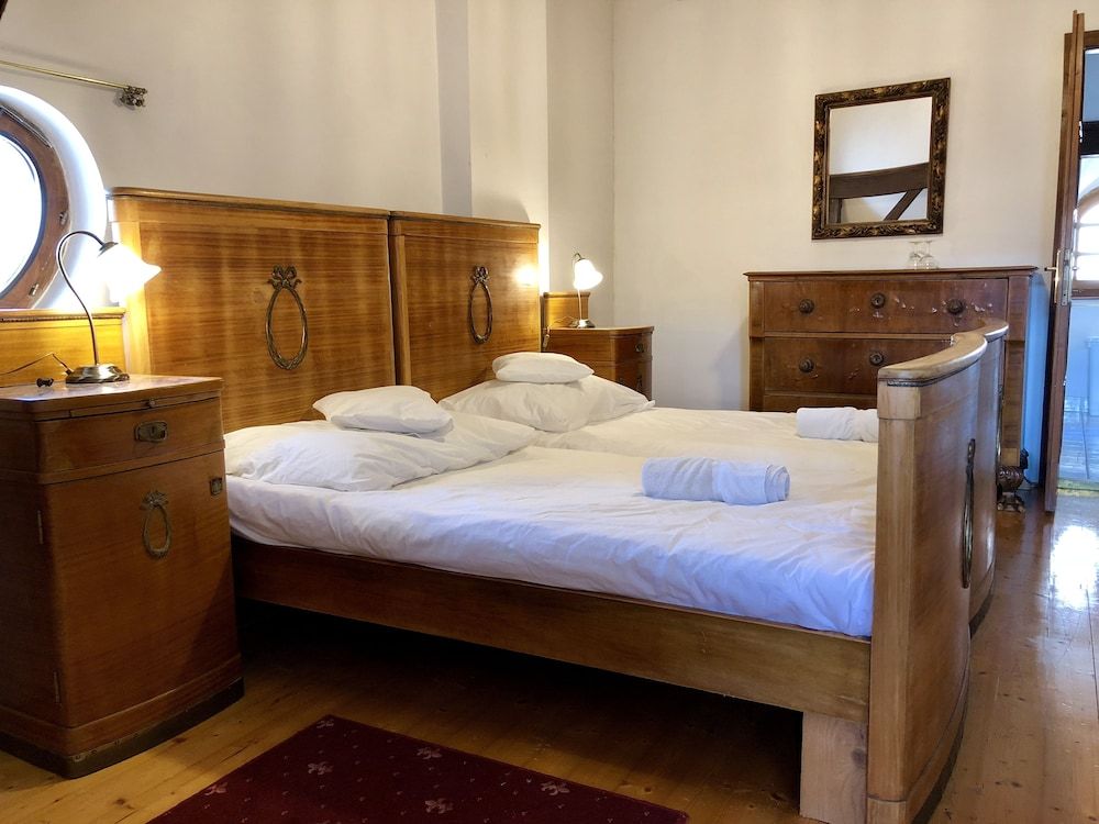 Deluxe Double Room, 1 King Bed with Sofa bed, Garden View