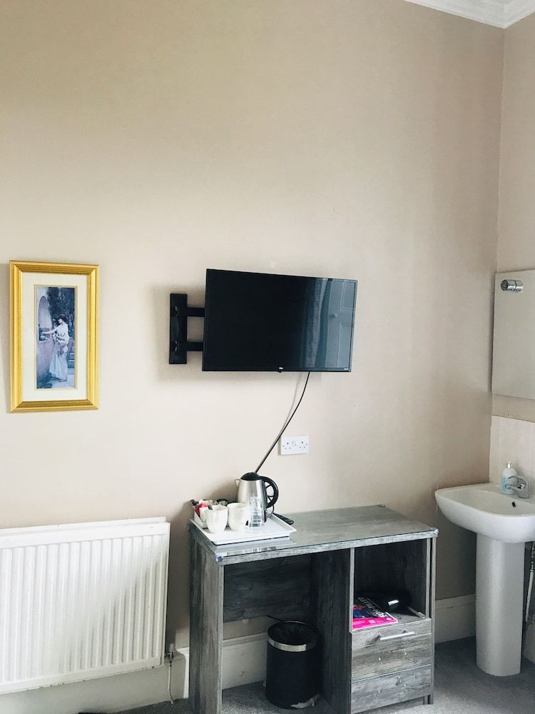 The Alexander Guest House Double Room, Shared Bathroom (Room 3) 6