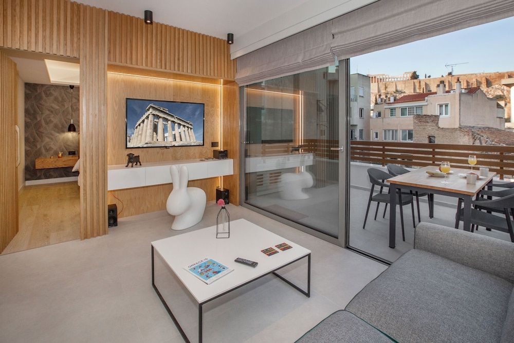 Acropolis Golden Suites by GHH Deluxe Apartment, 1 Bedroom, Balcony, City View (4) 8