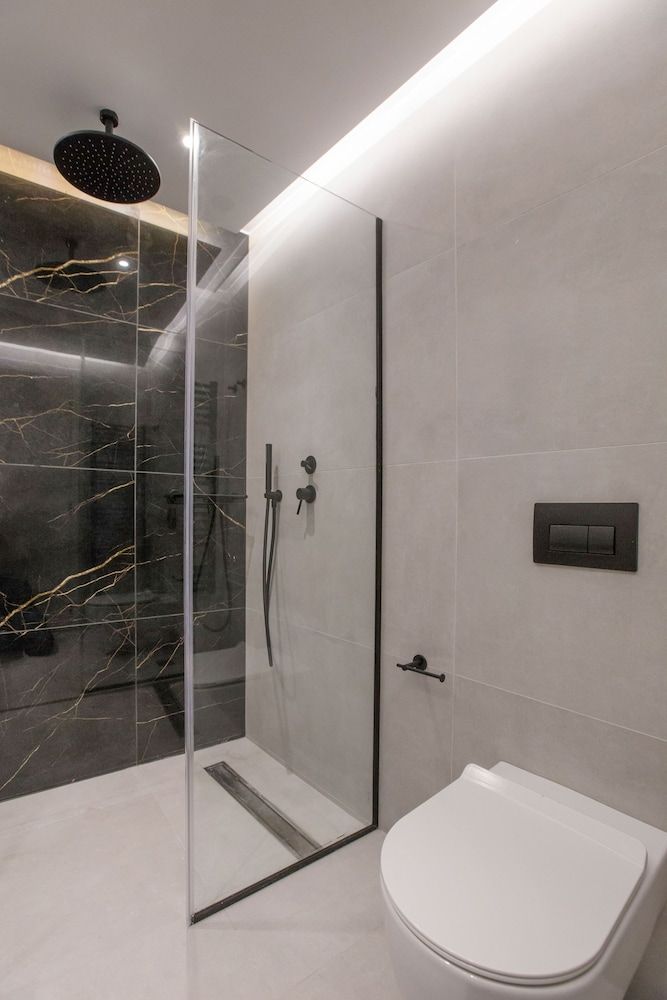 Acropolis Golden Suites by GHH Deluxe Apartment, 1 Bedroom, Balcony, City View (4) 4