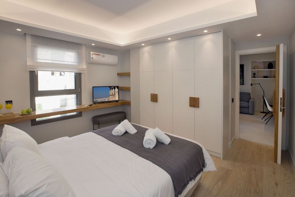 Design Apartment, 1 Bedroom, Balcony (2)