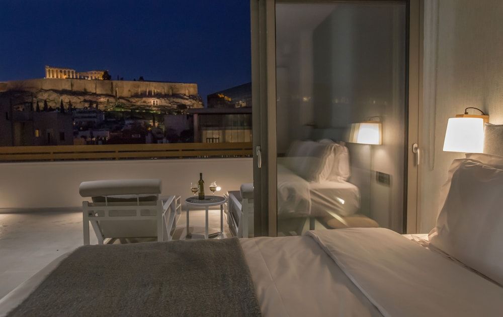 Acropolis Golden Suites by GHH Luxury Penthouse, 1 Bedroom, Jetted Tub, City View (5&6) 3