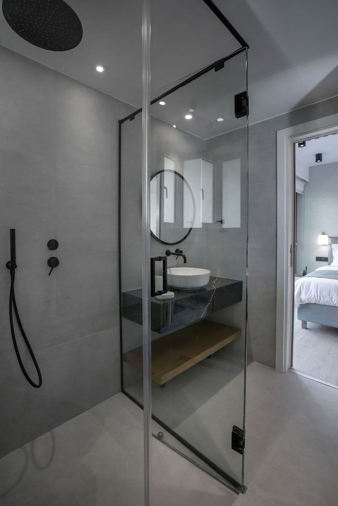 Acropolis Golden Suites by GHH Luxury Penthouse, 1 Bedroom, Jetted Tub, City View (5&6) 12