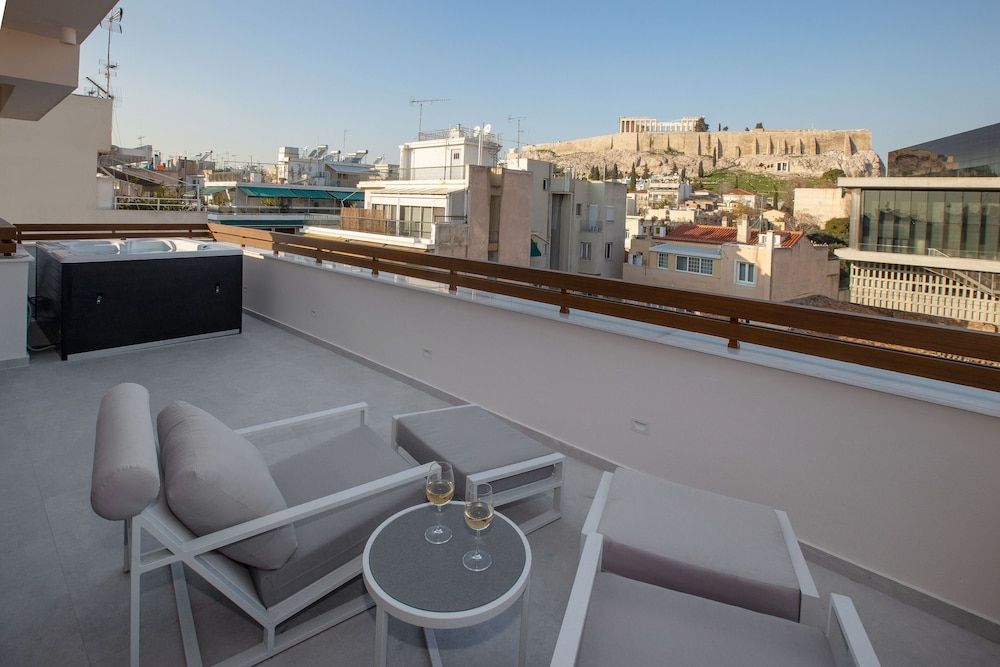 Acropolis Golden Suites by GHH Luxury Penthouse, 1 Bedroom, Jetted Tub, City View (5&6) 5