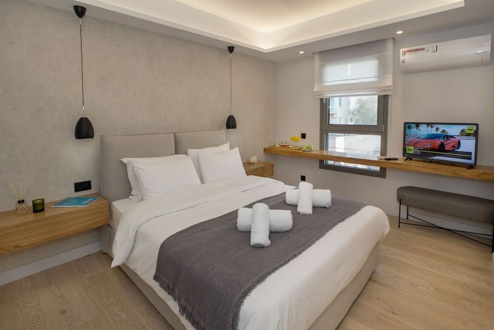 Design Apartment, 1 Bedroom, Balcony (2)