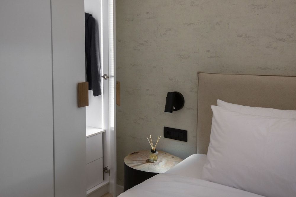 Acropolis Golden Suites by GHH Design Apartment, 1 Bedroom, Garden View, Ground Floor 7