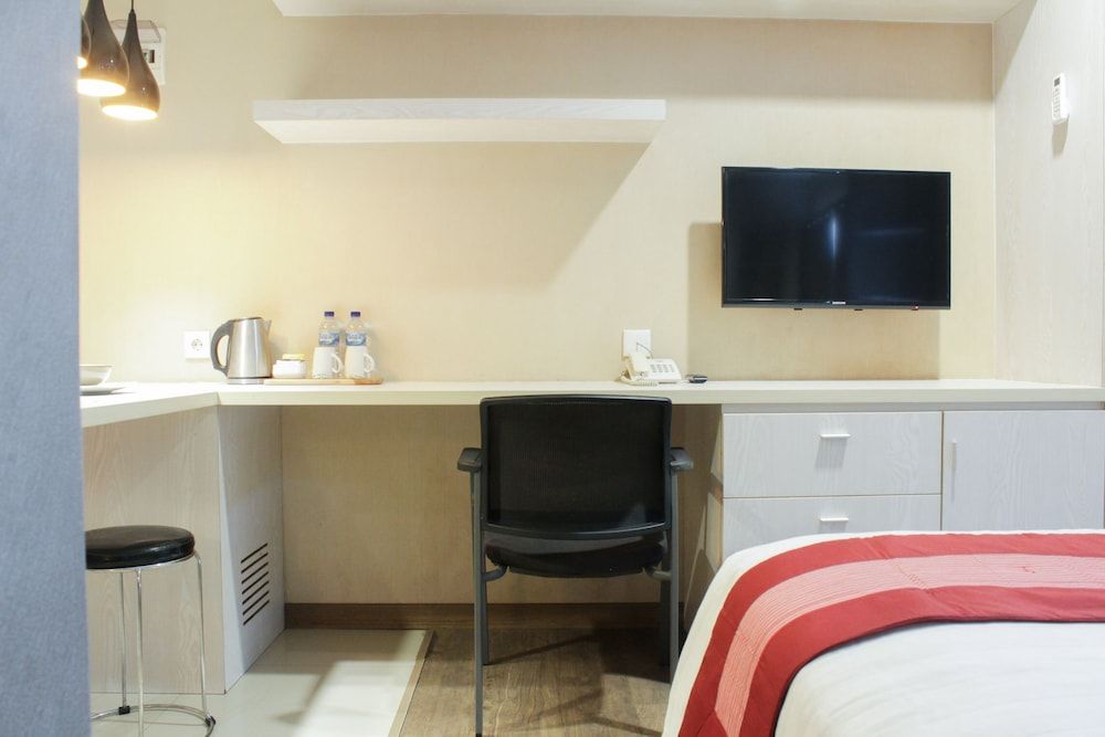 Student Park Apartment by NGINAP Deluxe Studio Suite 5