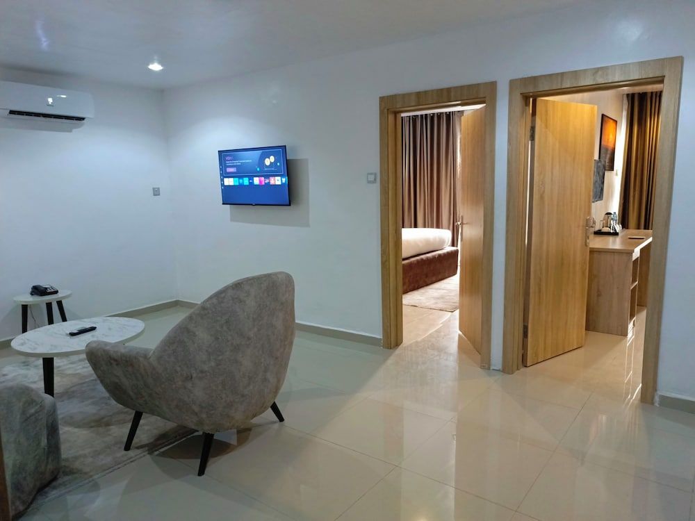 Kakanfo Inn And Conference Centre Presidential Villa 4