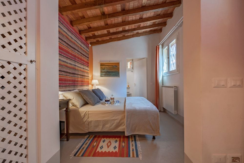 Drom Florence Rooms & Apartments Comfort Double Room, Private Bathroom, Courtyard View 10