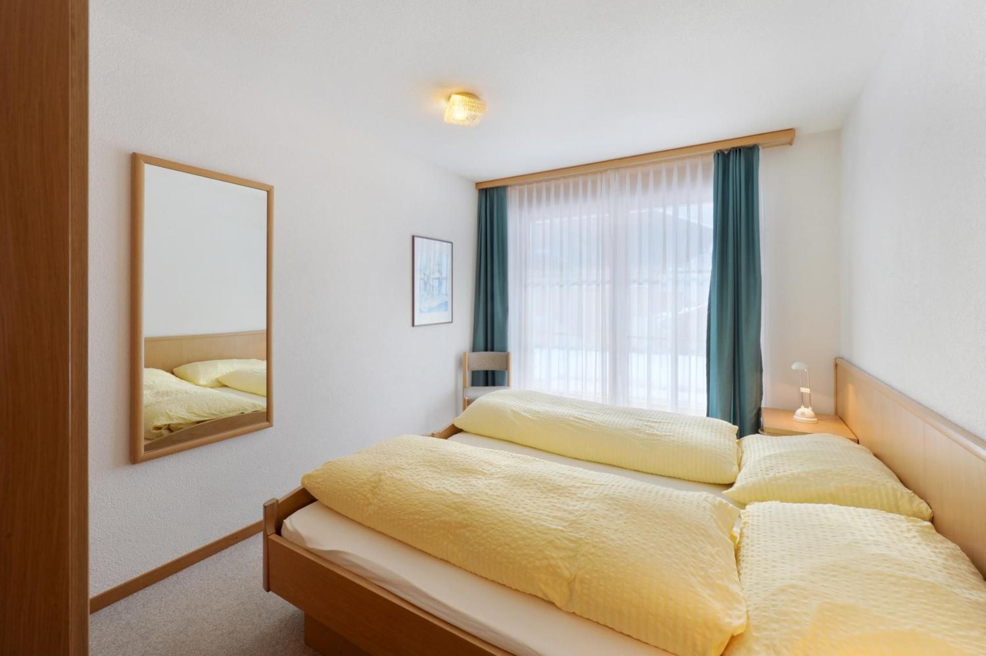 Superior One-Bedroom Apartment (580)
