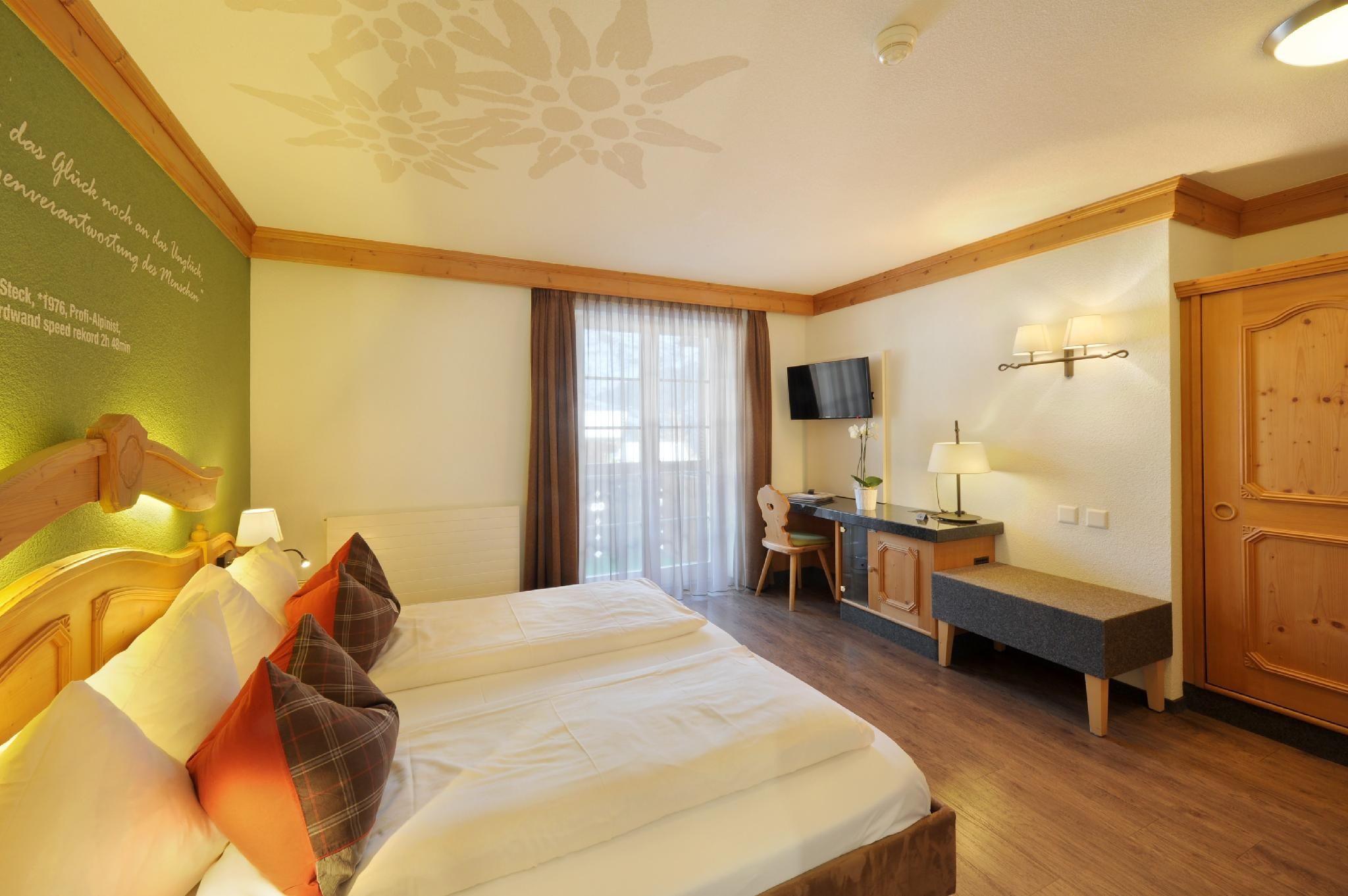 Double Room Economy