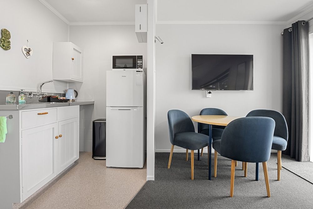 Te Aroha Motel Family Twin Room, Multiple Beds, Non Smoking 6