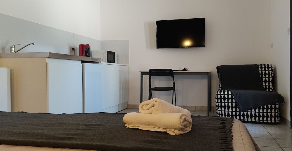 Clos la Verdiere Double Room, Pool View (Taille M) 6