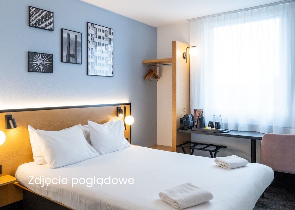 B&B Hotel Torun Premium Room, 1 Queen Bed 3