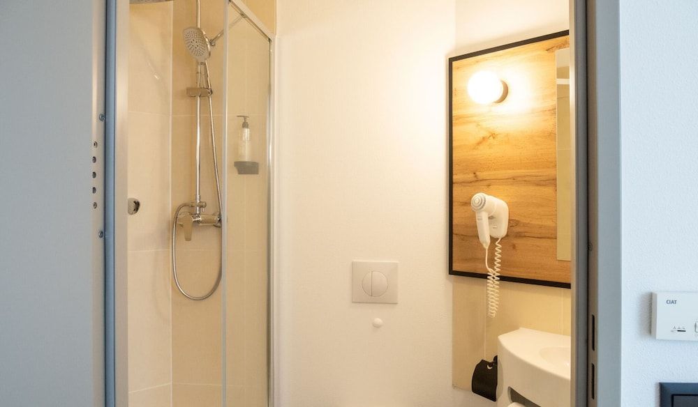 B&B Hotel Torun Premium Room, 1 Queen Bed 6