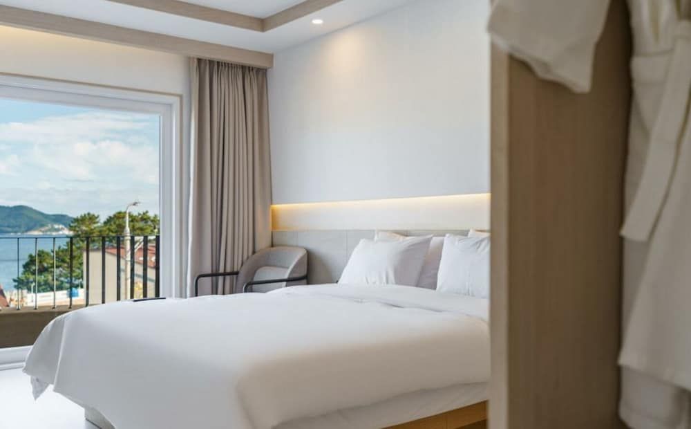 H.Avenue Premium Room, Ocean View