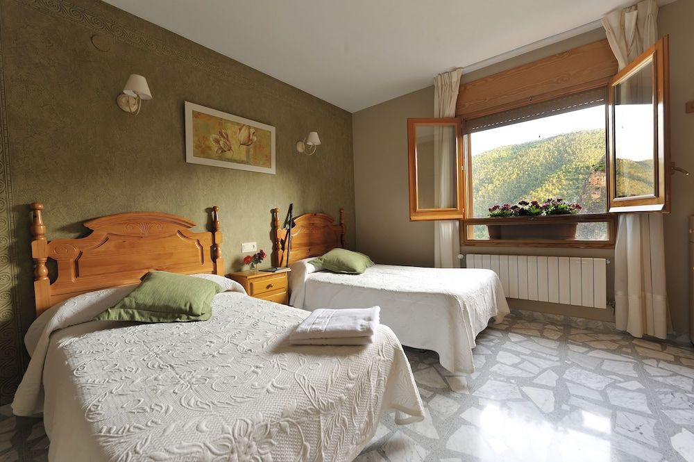 Double Room, 2 Twin Beds, Valley View