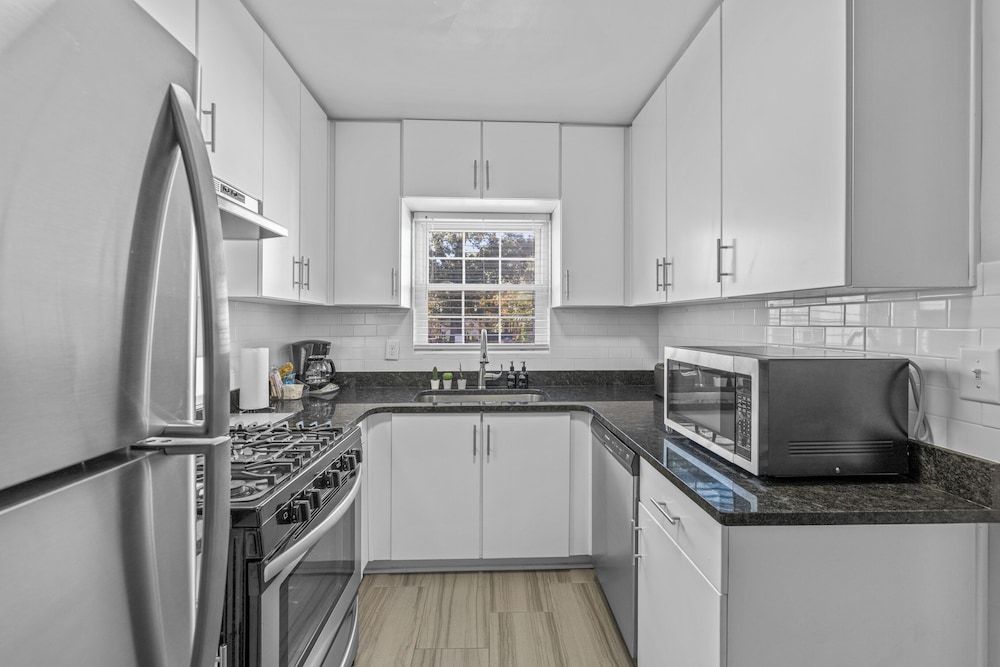 undefined 881 Furnished Apartments 7