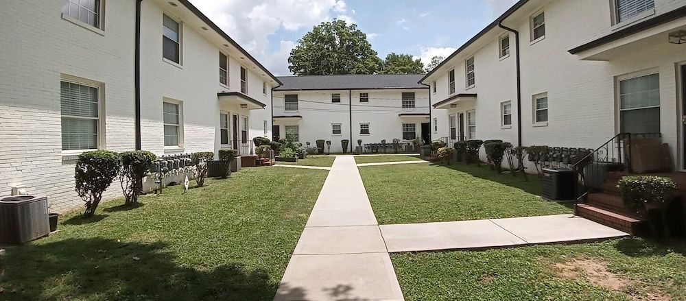 undefined 881 Furnished Apartments 3