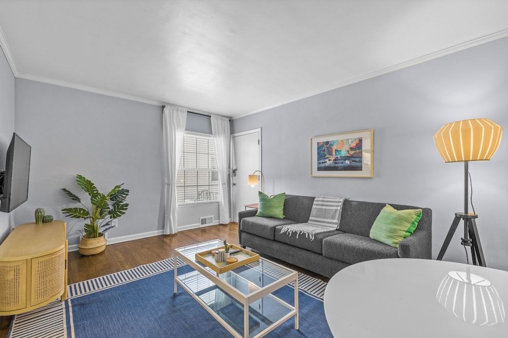 undefined 881 Furnished Apartments 2