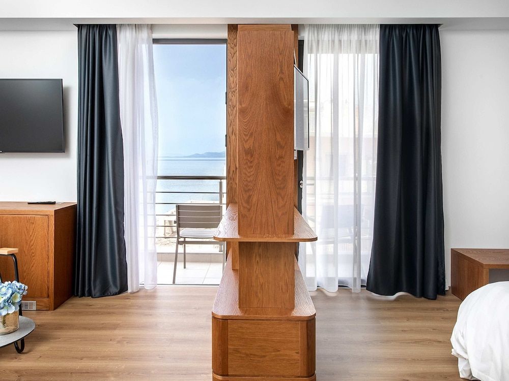 DAYS City Suites Junior Suite, Balcony, Sea View 6