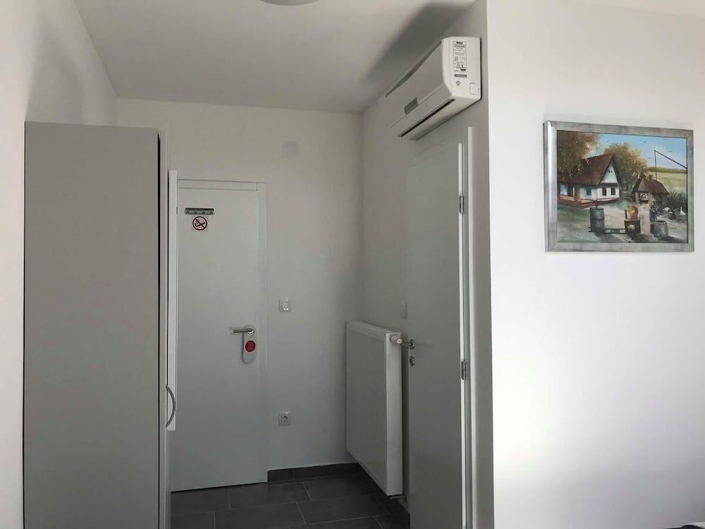 Filipovic rent a car & apartments Double Room 10