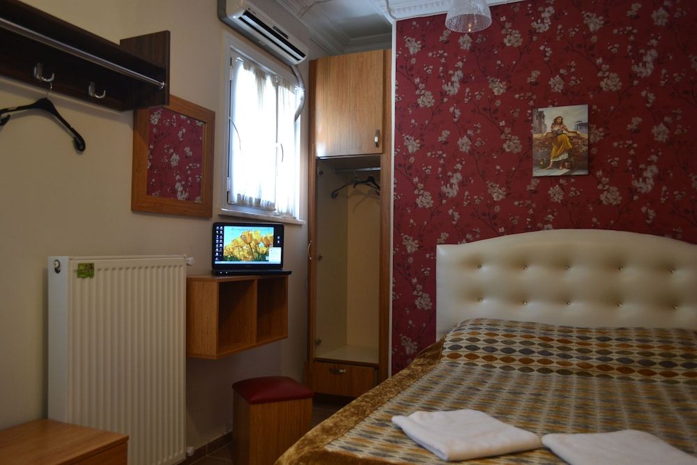 Second Home Hostel Deluxe Room, Private Bathroom 2