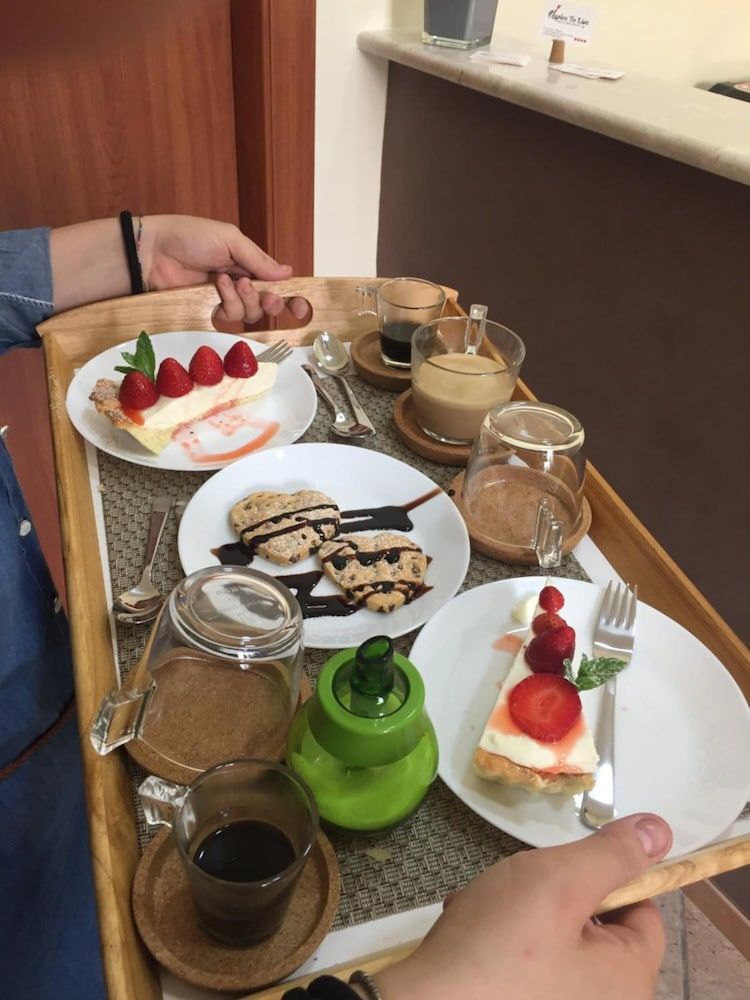 undefined Naples to live 8