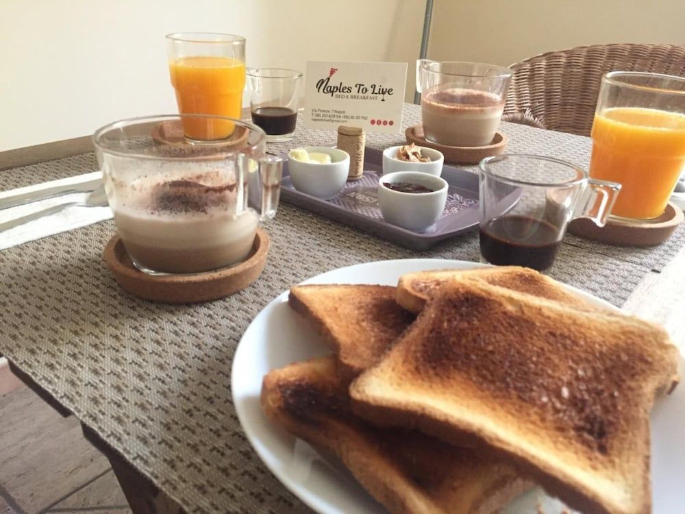 undefined Naples to live 9