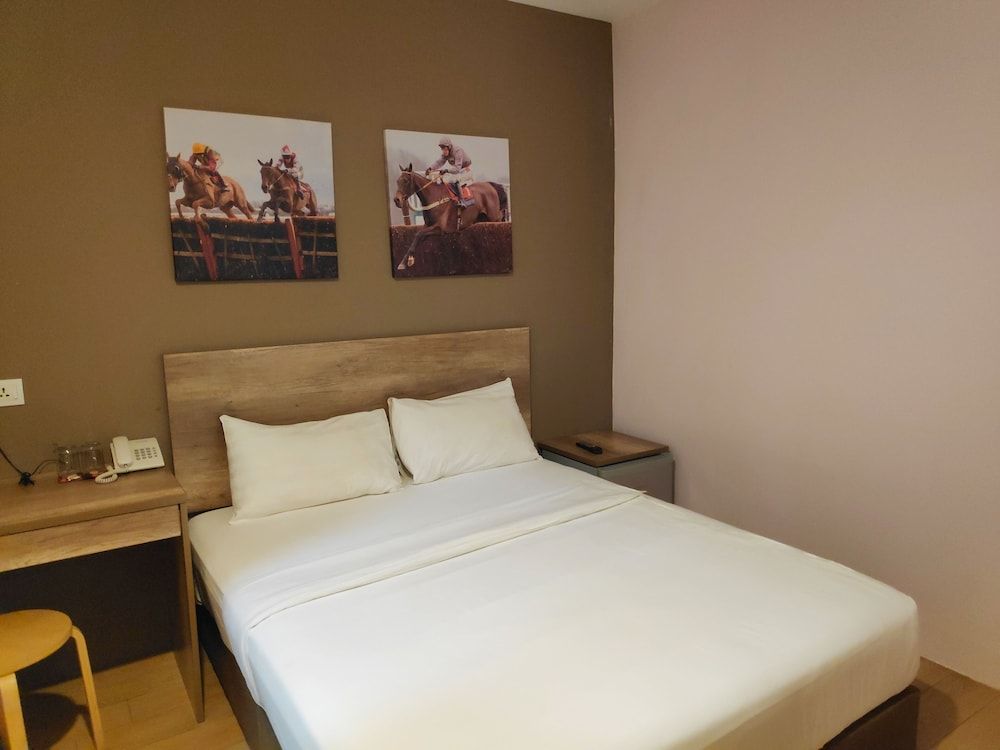SH Hotel Kota Damansara Standard Queen Room 2