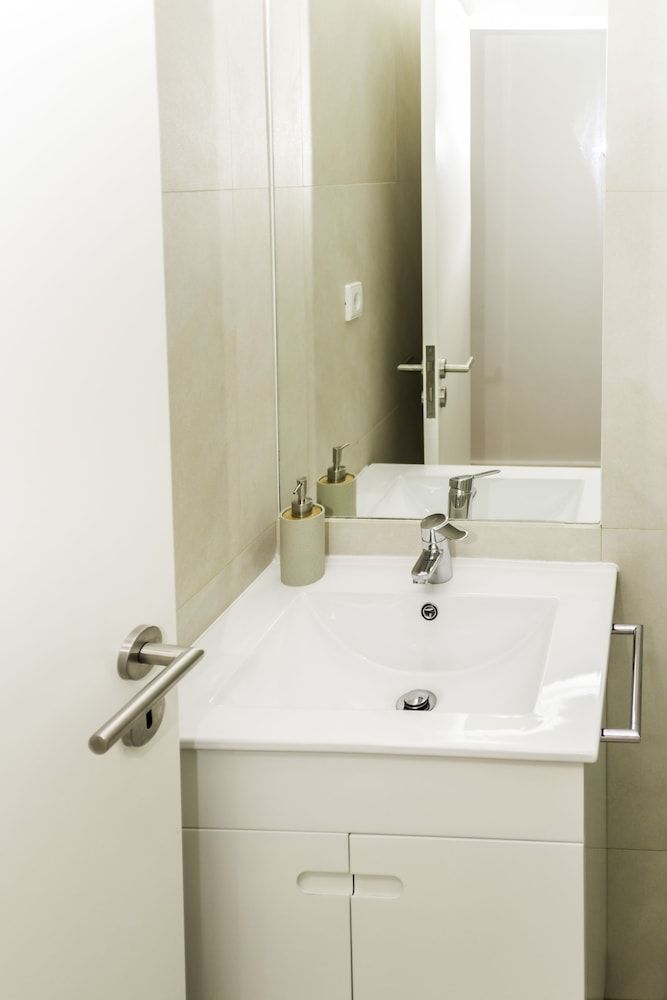 Guest H4U Bonjardim Garden Apartment, 2 Bedrooms, Terrace, Garden Area 20