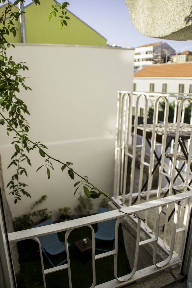 Guest H4U Bonjardim Garden Apartment, 2 Bedrooms, Terrace, Garden Area 14