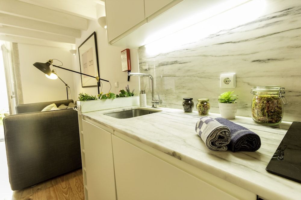 Guest H4U Bonjardim Garden Apartment, 2 Bedrooms, Terrace, Garden Area 16