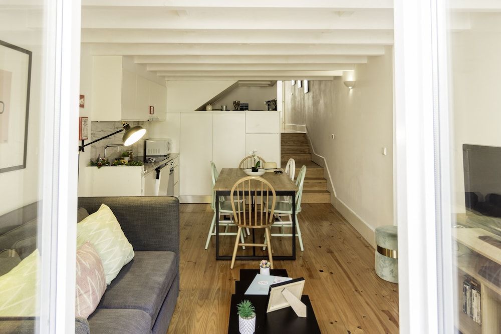 Guest H4U Bonjardim Garden Apartment, 2 Bedrooms, Terrace, Garden Area 25