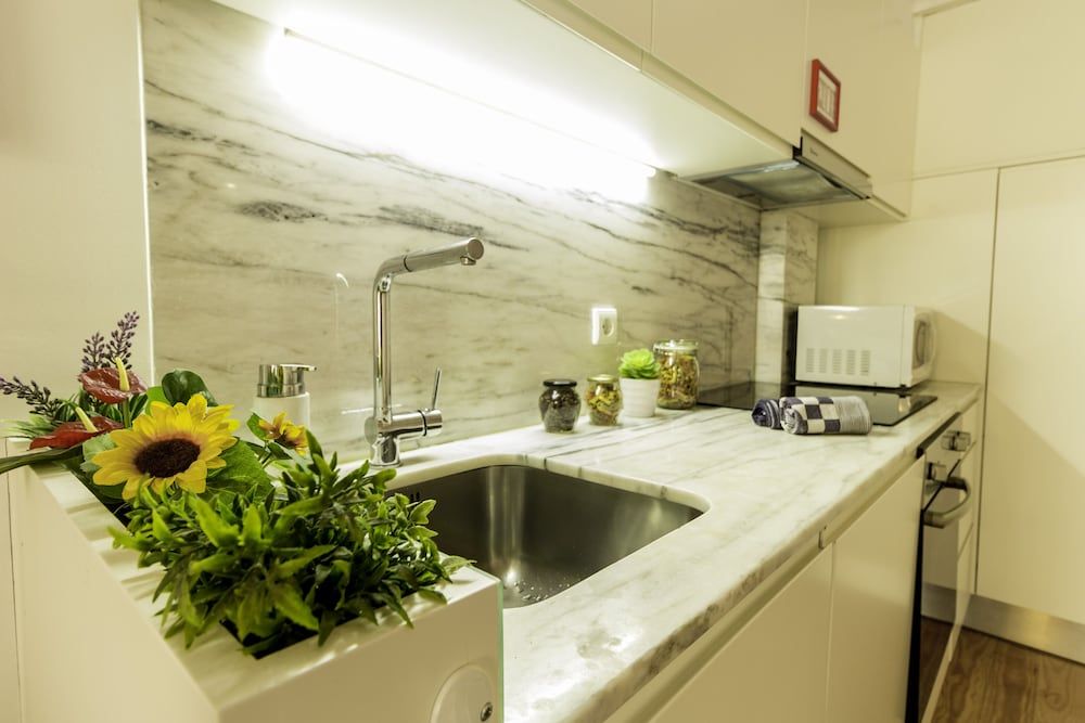 Guest H4U Bonjardim Garden Apartment, 2 Bedrooms, Terrace, Garden Area 17