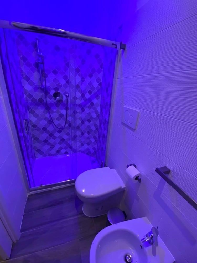 4VaticanRooms Deluxe Double or Twin Room 10