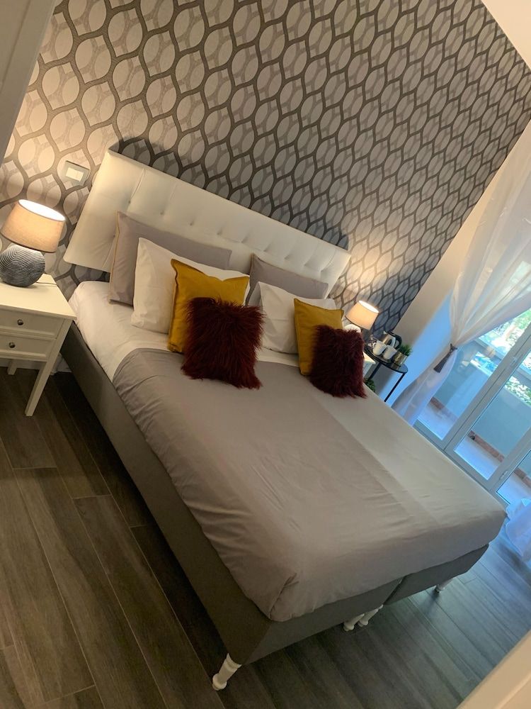 undefined 4VaticanRooms 2