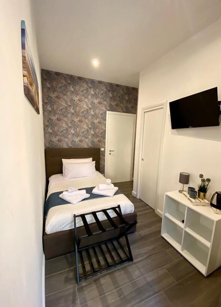 undefined 4VaticanRooms 4