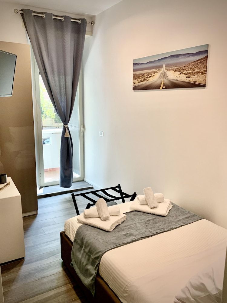 undefined 4VaticanRooms 9