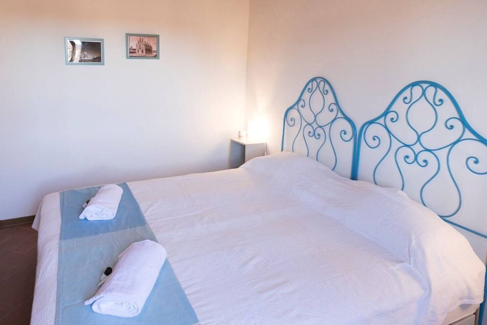 undefined Altido Flat on the Rooves 6