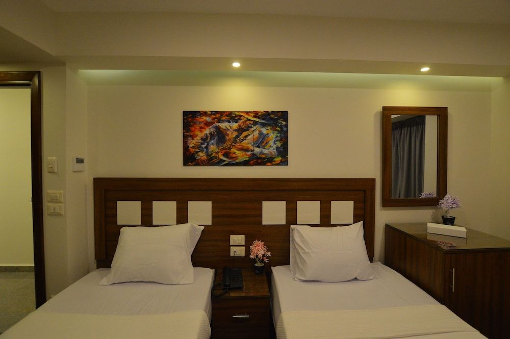 undefined Royal Inn Residence 9