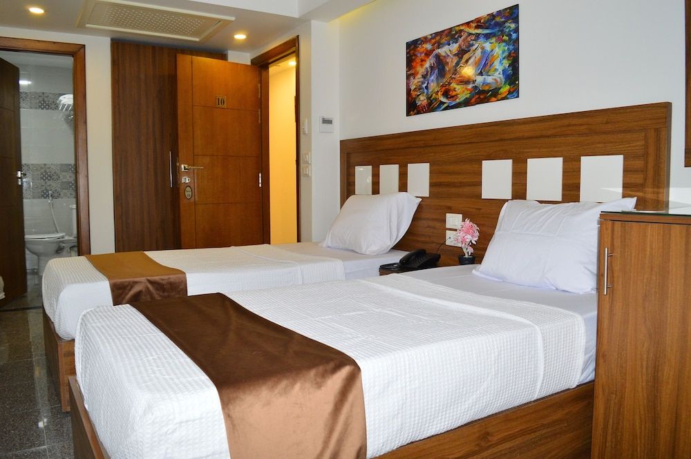 undefined Royal Inn Residence 10