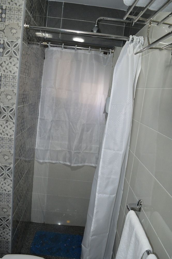 Royal Inn Residence Economy Room 4