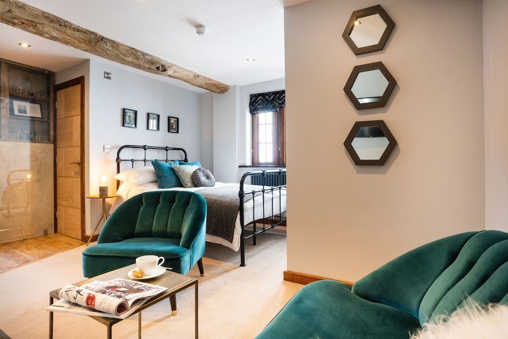 Old Infirmary Superior Studio (Lister) 6