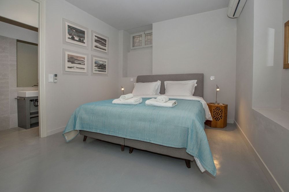 Sophisticated Apartment in Syntagma by GHH Comfort Apartment 2