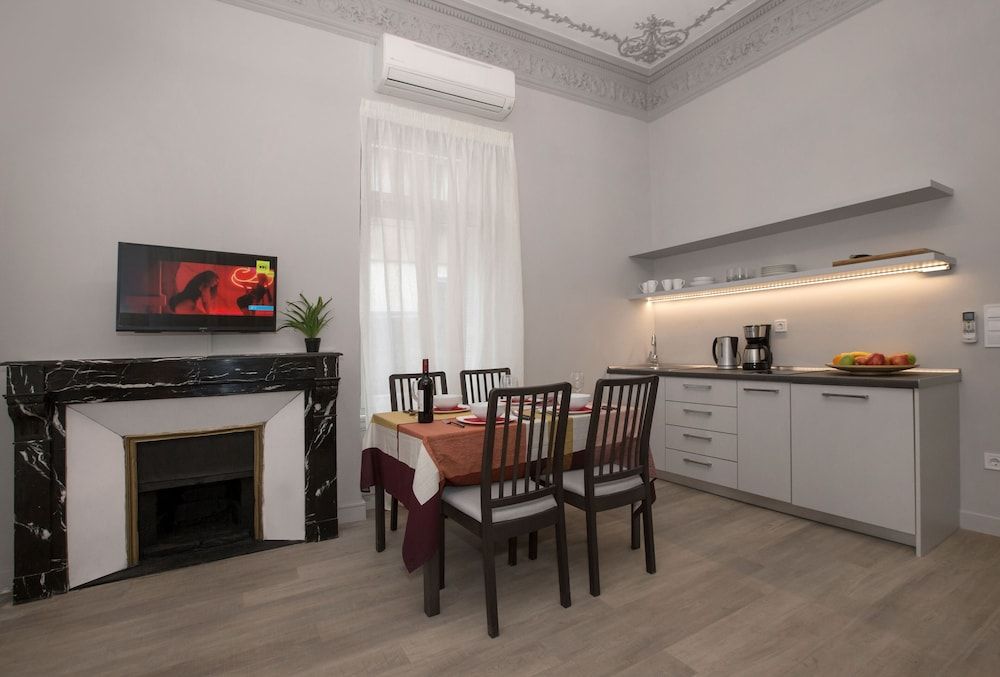 Sophisticated Apartment in Syntagma by GHH Comfort Apartment, 1 Bedroom 9