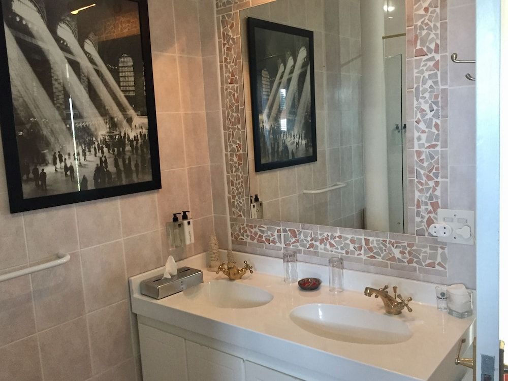 Villa Surprise Superior Suite, 1 King Bed, Balcony, Ocean View 7